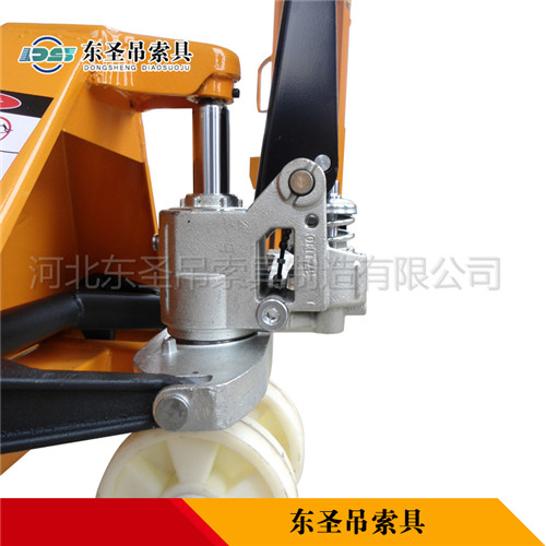 手動搬運叉車產品液壓缸部分展示--河北東圣吊索具制造有限公司--手動叉車|液壓堆高車|小型攪拌機|石材夾具